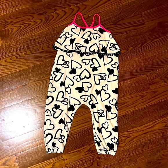 Pixie lane girls white romper sz 4/5 hearts + pink piping excellent condition - Picture 3 of 6